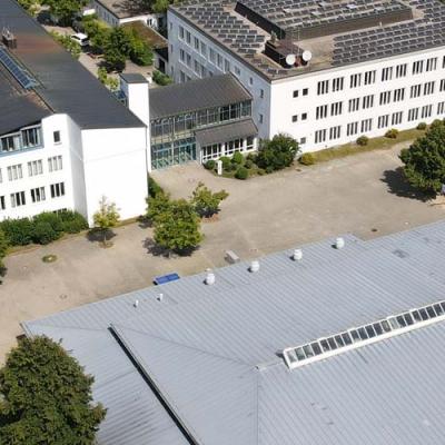 Rundgang 800x500px Pausenhof Aussen